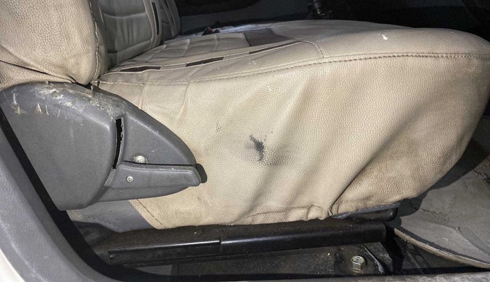 2016 Maruti Alto 800 LXI CNG, CNG, Manual, 82,369 km, Driver Side Adjustment Panel