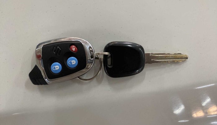 2016 Maruti Alto 800 LXI CNG, CNG, Manual, 82,369 km, Key Close Up