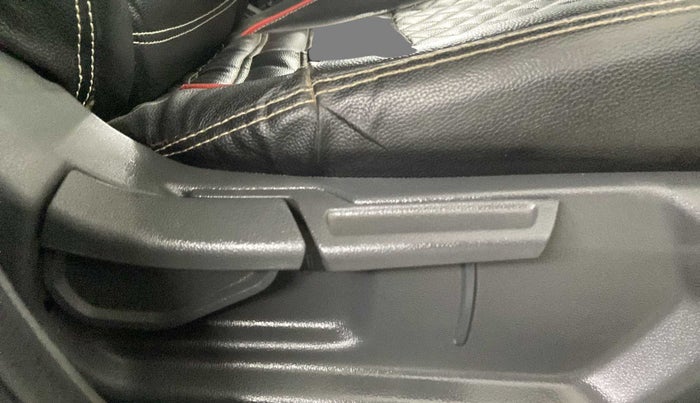 2020 Hyundai GRAND I10 NIOS MAGNA CORPORATE EDITION 1.2 KAPPA VTVT, Petrol, Manual, 48,751 km, Driver Side Adjustment Panel