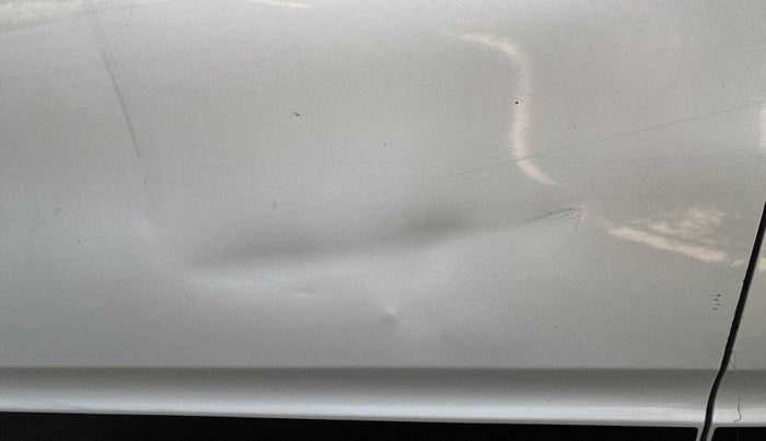 2019 Renault TRIBER RXL MT, Petrol, Manual, 32,985 km, Front passenger door - Slightly dented