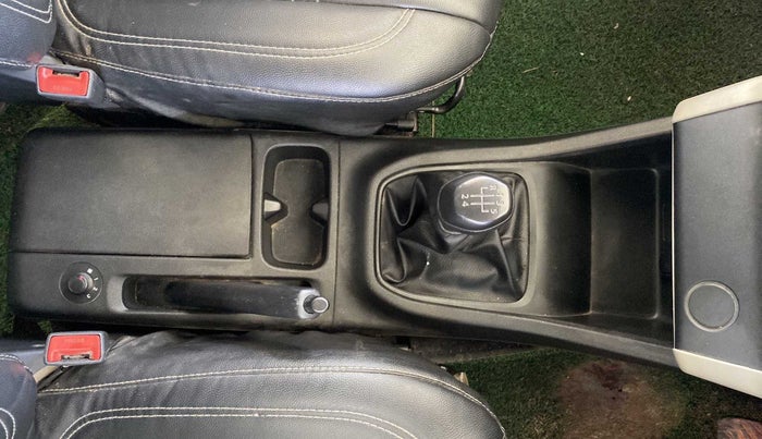2019 Renault TRIBER RXL MT, Petrol, Manual, 32,985 km, Gear Lever