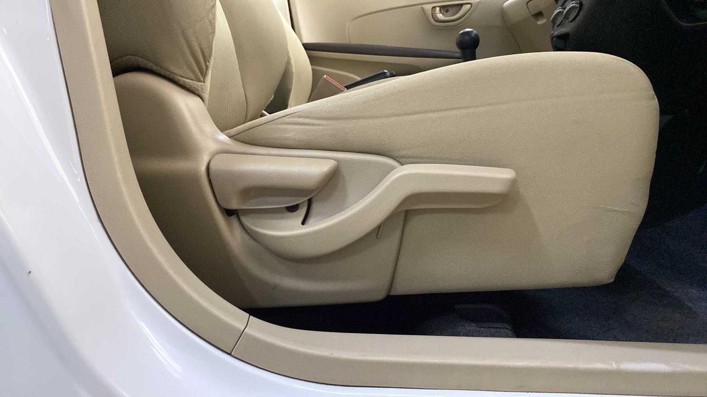 2013 Honda Amaze 1.2L I-VTEC S, Petrol, Manual, 70,152 km, Driver Side Adjustment Panel