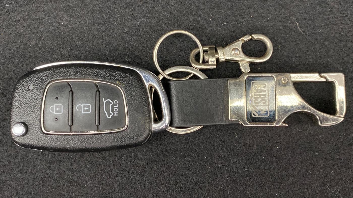 2021 Hyundai VENUE S Plus MT 1.2 Kappa, Petrol, Manual, 46,695 km, Key Close Up