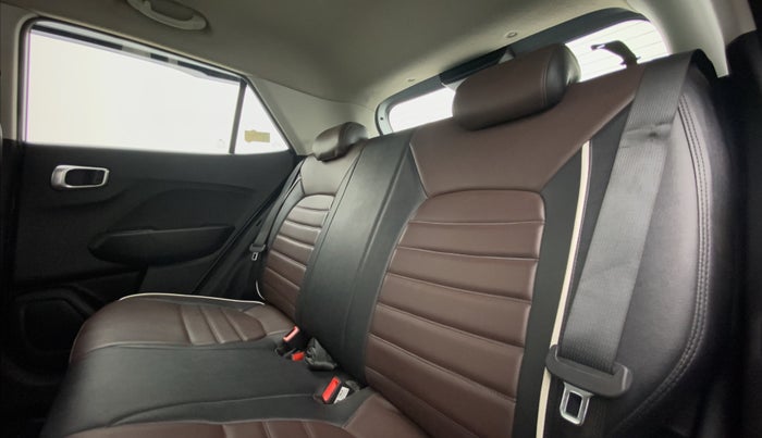 2021 Hyundai VENUE S Plus MT 1.2 Kappa, Petrol, Manual, 46,695 km, Right Side Rear Door Cabin
