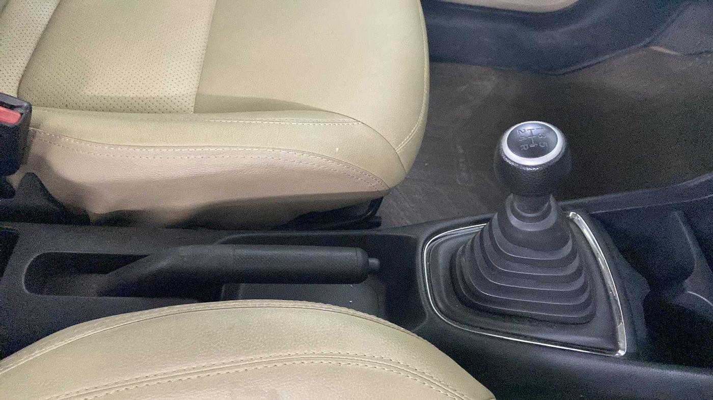 2019 Honda Amaze 1.2L I-VTEC S, Petrol, Manual, 22,519 km, Gear Lever
