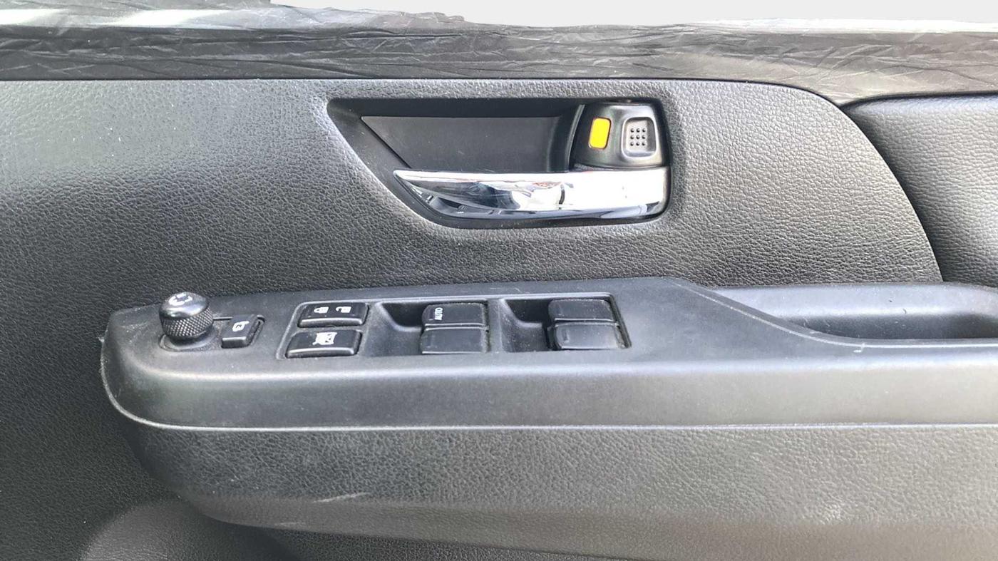 2022 Maruti XL6 ALPHA MT, Petrol, Manual, 12,328 km, Driver Side Door Panels Control