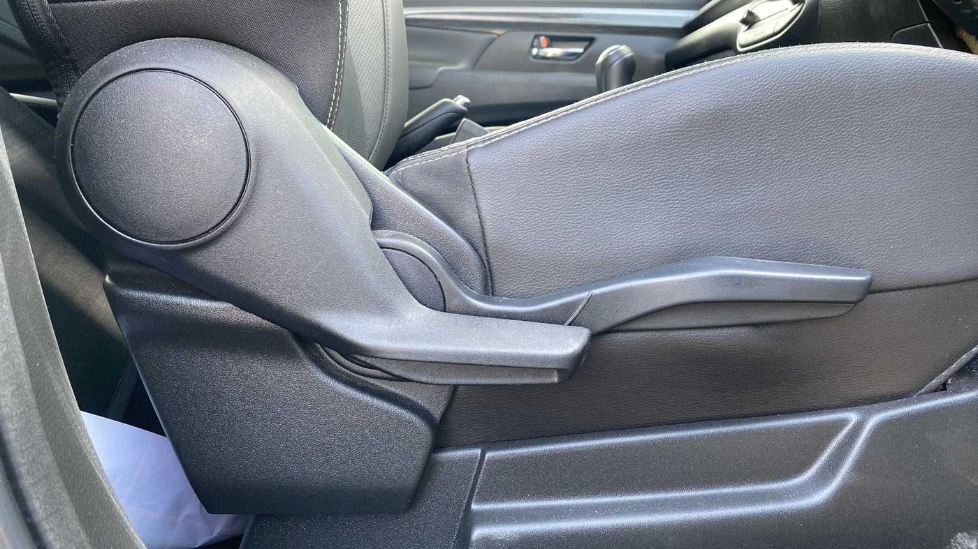 2022 Maruti XL6 ALPHA MT, Petrol, Manual, 12,328 km, Driver Side Adjustment Panel