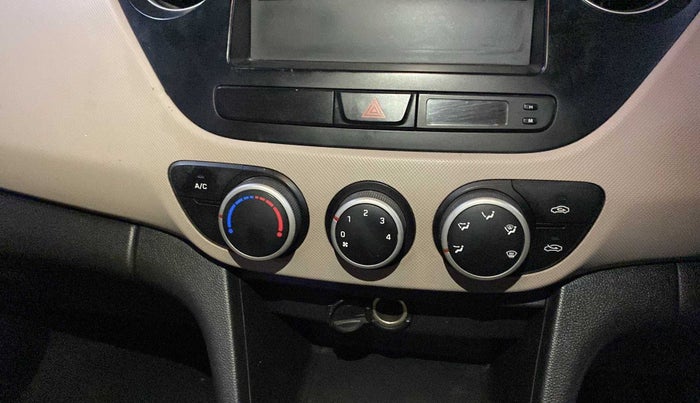 2015 Hyundai Xcent BASE 1.2, CNG, Manual, 1,22,656 km, AC Unit - Car heater not working