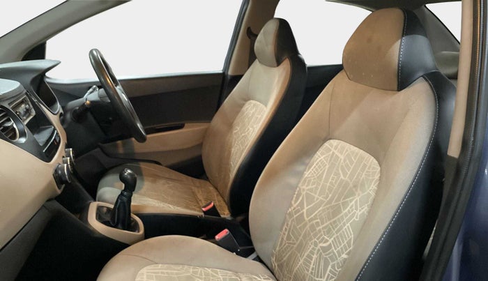 2015 Hyundai Xcent BASE 1.2, CNG, Manual, 1,22,656 km, Right Side Front Door Cabin