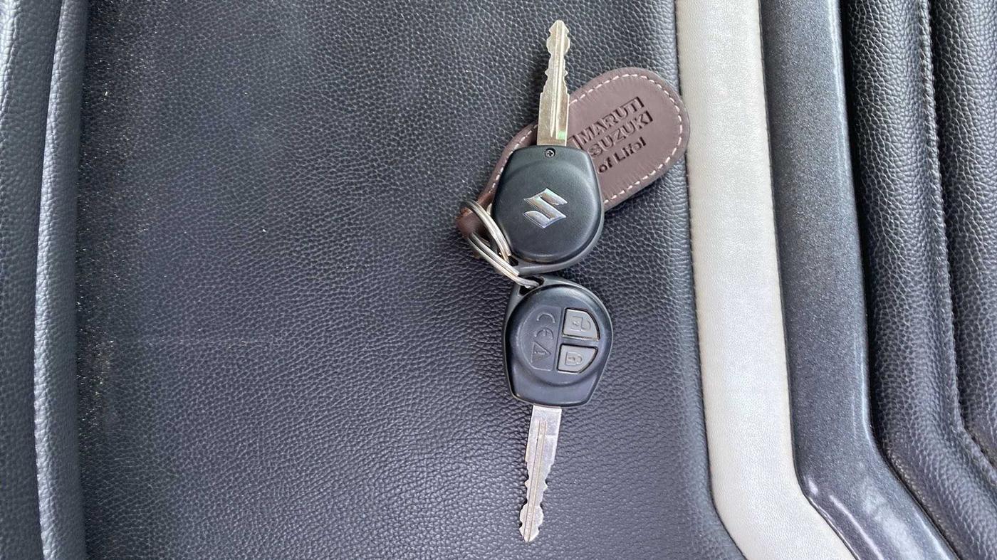 2021 Maruti Vitara Brezza LXI, Petrol, Manual, 25,512 km, Key Close Up