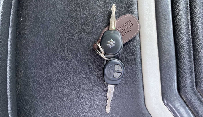 2021 Maruti Vitara Brezza LXI, Petrol, Manual, 25,512 km, Key Close Up