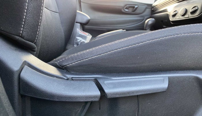 2020 Hyundai NEW I20 SPORTZ 1.2 MT, Petrol, Manual, 12,185 km, Driver Side Adjustment Panel