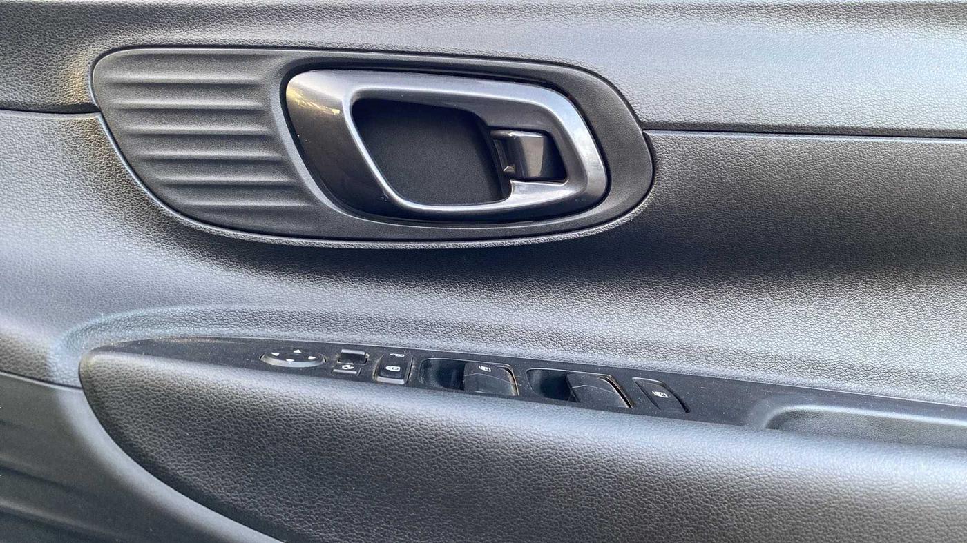 2020 Hyundai NEW I20 SPORTZ 1.2 MT, Petrol, Manual, 12,185 km, Driver Side Door Panels Control
