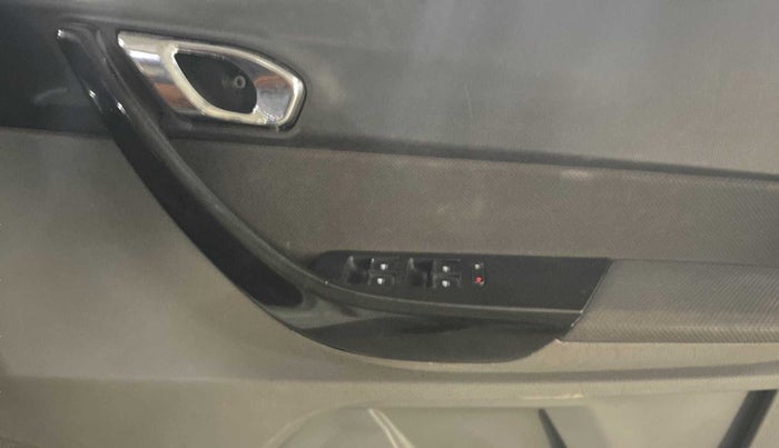 2017 Tata TIGOR XZ (O) PETROL, CNG, Manual, 79,331 km, Driver Side Door Panels Control
