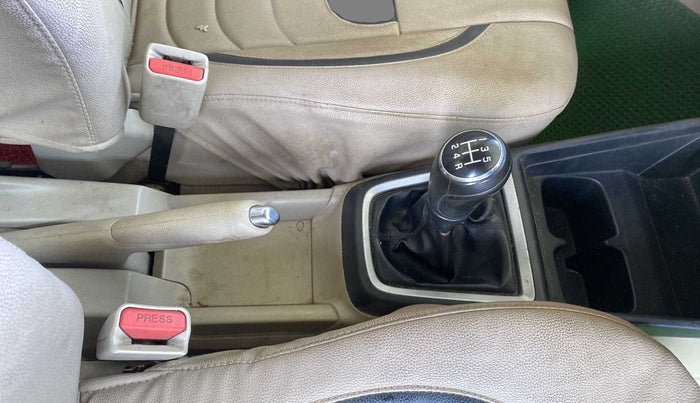 2018 Maruti Dzire VDI, Diesel, Manual, 64,171 km, Gear Lever