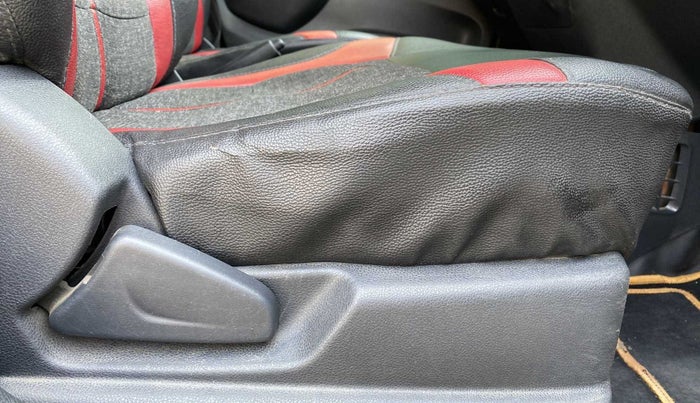 2016 Renault Kwid RXT 1.0 AMT (O), Petrol, Automatic, 60,202 km, Driver Side Adjustment Panel