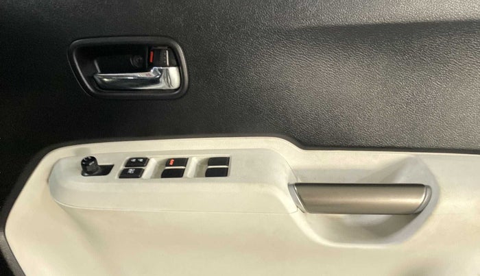 2017 Maruti IGNIS DELTA 1.2 AMT, Petrol, Automatic, 42,967 km, Driver Side Door Panels Control