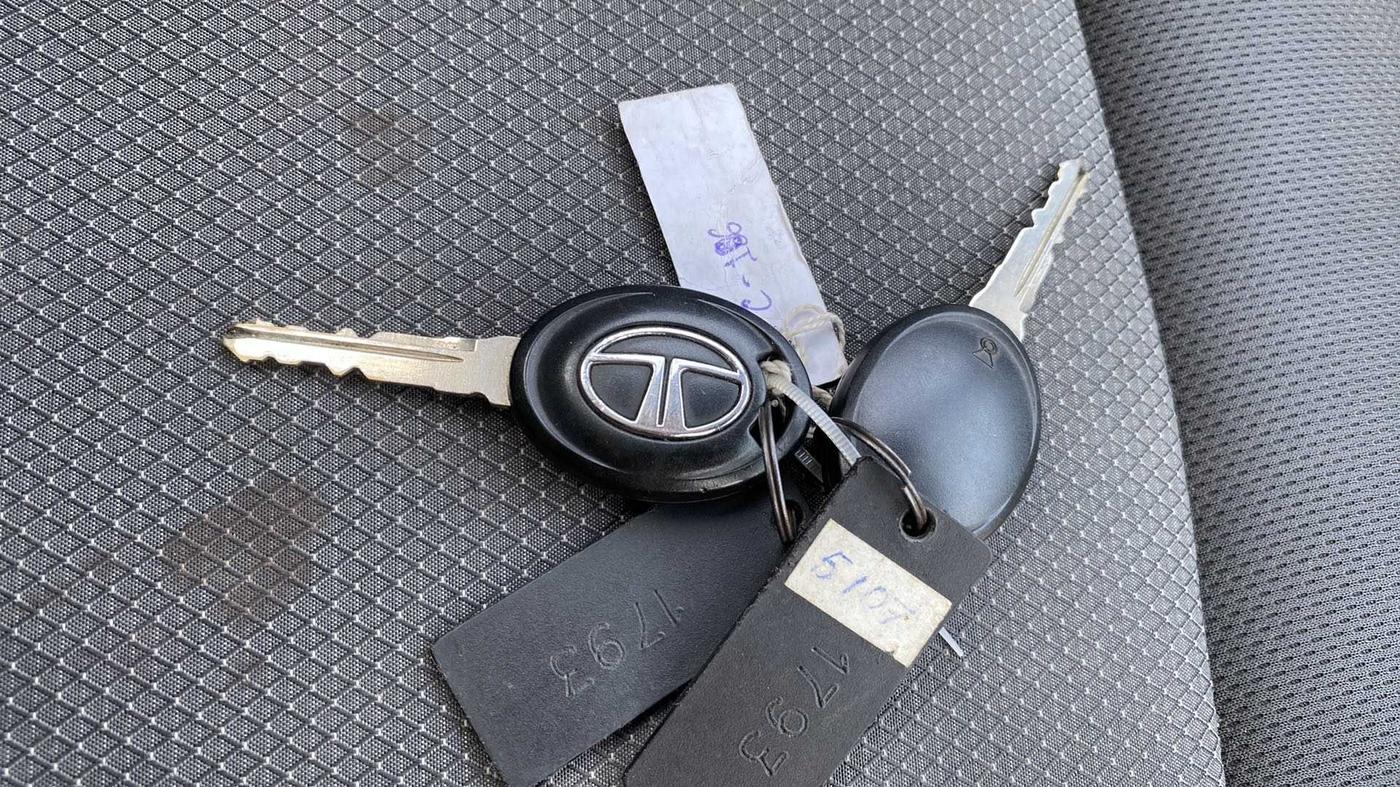 2019 Tata Tiago XE PETROL, Petrol, Manual, 24,060 km, Key Close Up