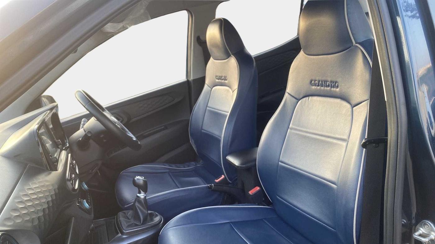 2019 Hyundai GRAND I10 NIOS SPORTZ 1.2 KAPPA VTVT DUAL TONE, Petrol, Manual, 1,00,209 km, Right Side Front Door Cabin