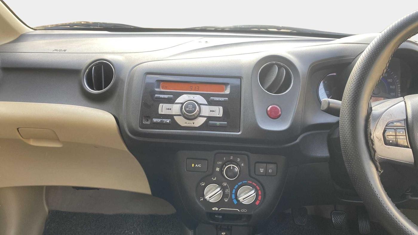 2015 Honda Brio VX MT, Petrol, Manual, 82,566 km, Air Conditioner