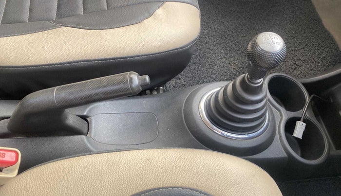 2015 Honda Brio VX MT, Petrol, Manual, 82,566 km, Gear Lever