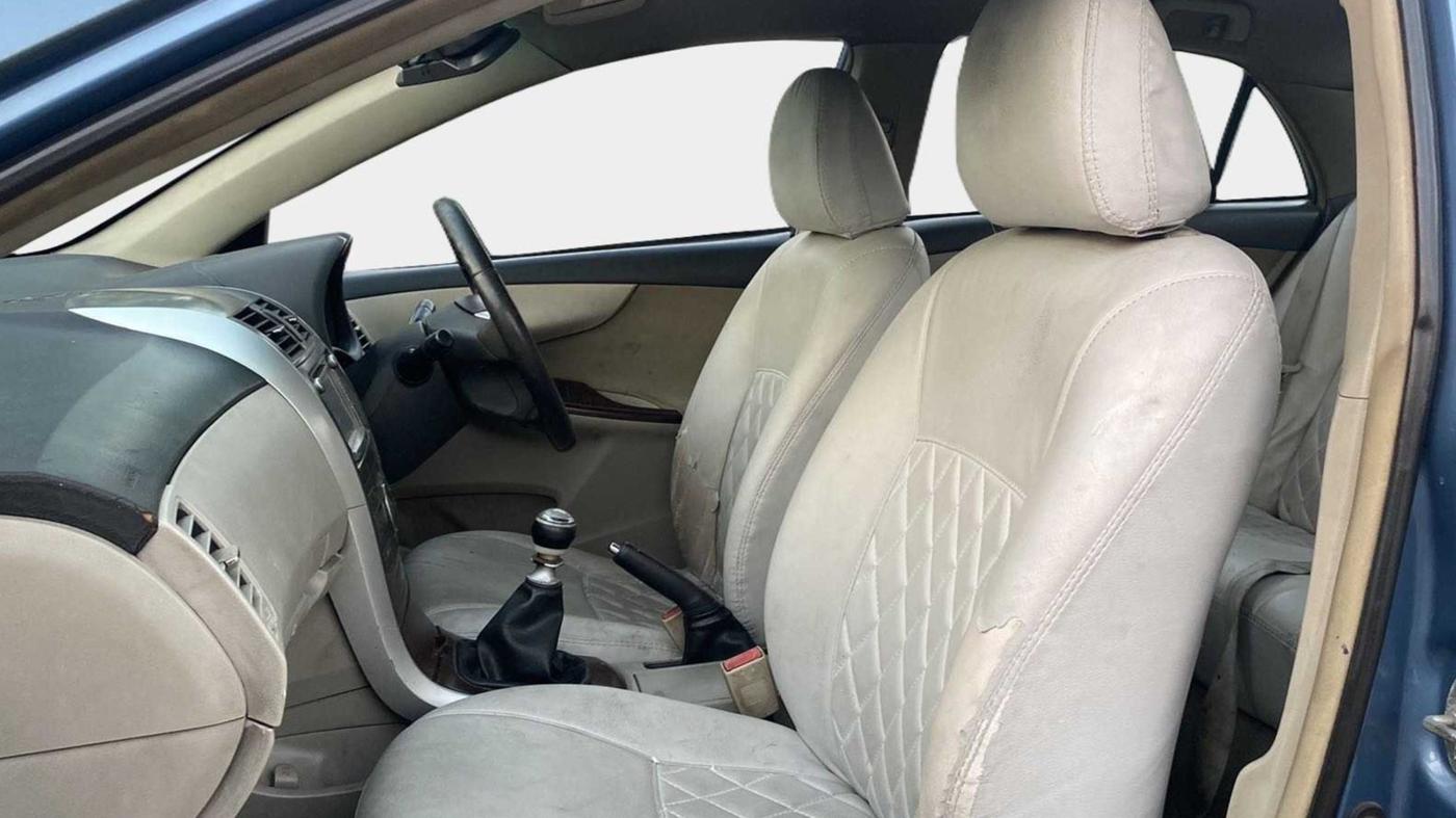 2012 Toyota Corolla Altis G DIESEL, Diesel, Manual, 1,00,173 km, Right Side Front Door Cabin