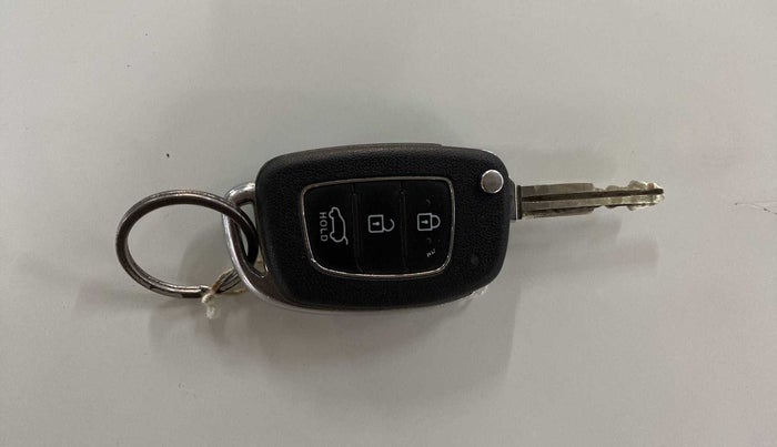 2017 Hyundai Elite i20 ASTA 1.2, Petrol, Manual, 25,351 km, Key Close Up