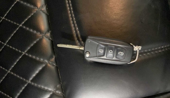 2022 Tata PUNCH ADVENTURE MT, Petrol, Manual, 21,994 km, Key Close Up