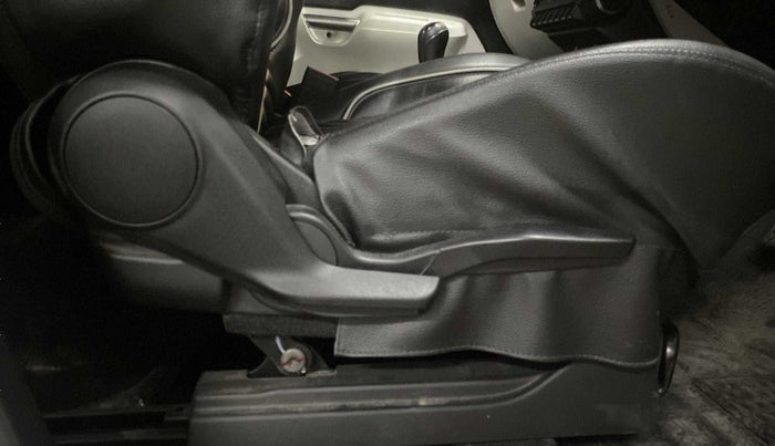2020 Maruti IGNIS ALPHA 1.2, Petrol, Manual, 26,041 km, Driver Side Adjustment Panel