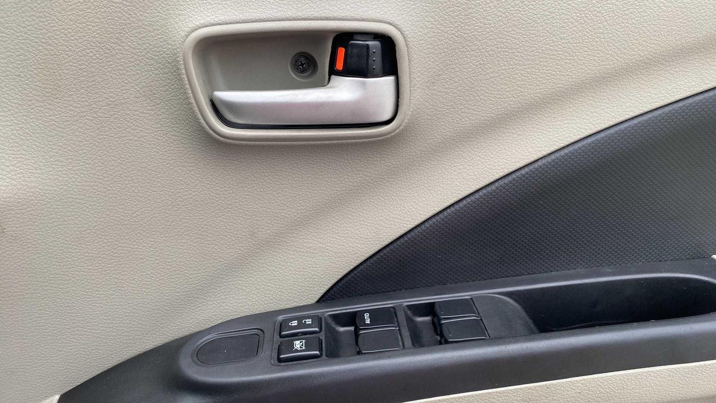 2014 Maruti Celerio VXI AMT, Petrol, Automatic, 40,278 km, Driver Side Door Panels Control