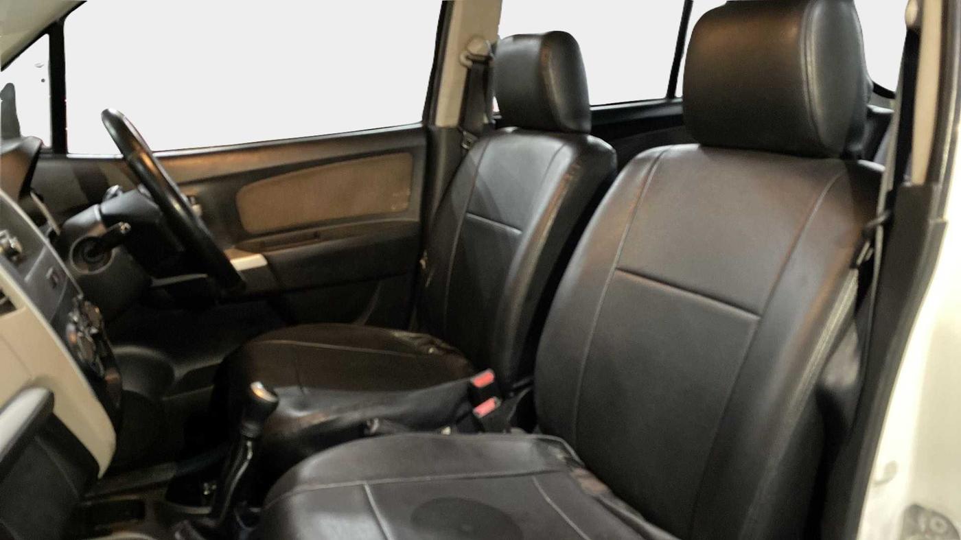 2014 Maruti Wagon R 1.0 LXI, Petrol, Manual, 1,06,635 km, Right Side Front Door Cabin