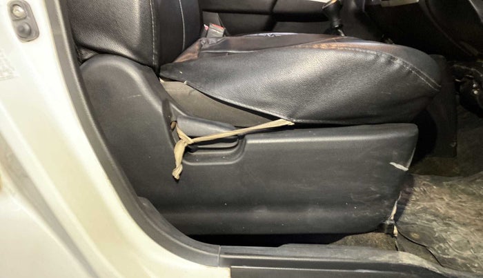 2014 Maruti Wagon R 1.0 LXI, Petrol, Manual, 1,06,635 km, Driver Side Adjustment Panel