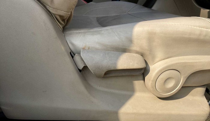 2018 Maruti Ciaz DELTA DIESEL 1.3, Diesel, Manual, 80,544 km, Driver Side Adjustment Panel
