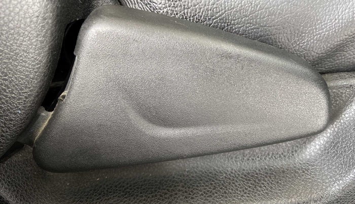 2021 Renault Kwid RXT 0.8, Petrol, Manual, 15,343 km, Driver Side Adjustment Panel