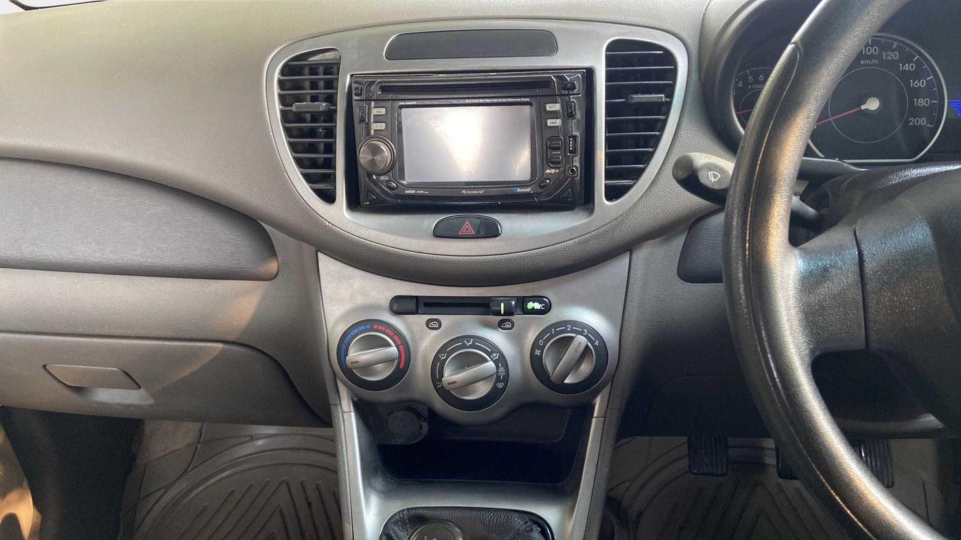 2012 Hyundai i10 MAGNA 1.1, Petrol, Manual, 76,141 km, Air Conditioner