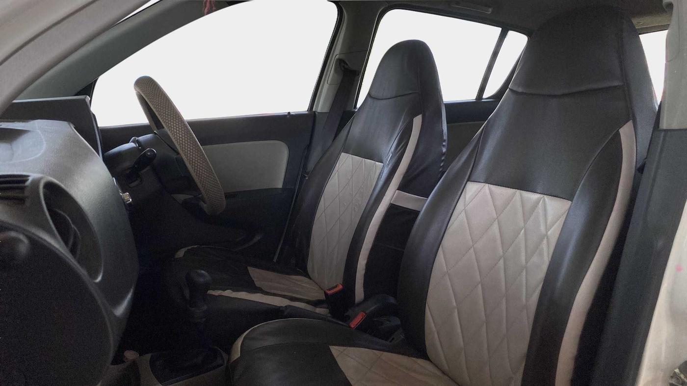 2015 Maruti Alto K10 LXI, Petrol, Manual, 61,669 km, Right Side Front Door Cabin