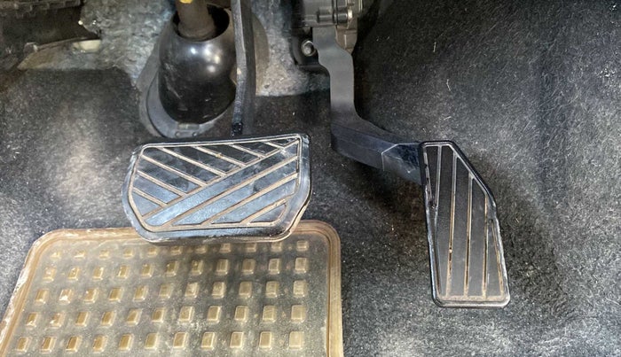 2018 Maruti Wagon R 1.0 VXI AMT, Petrol, Automatic, 56,589 km, Pedals