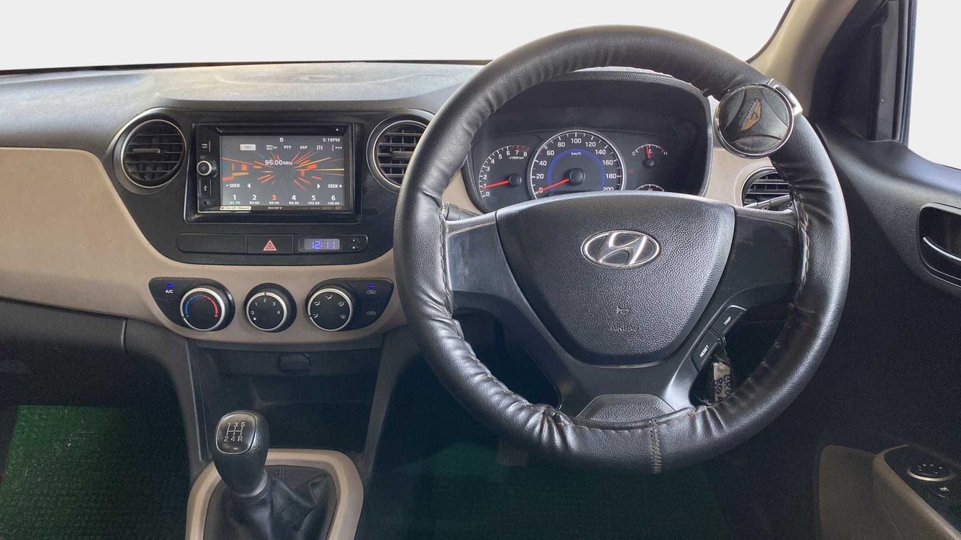 2016 Hyundai Grand i10 MAGNA 1.2 KAPPA VTVT, Petrol, Manual, 38,209 km, Steering Wheel Close Up