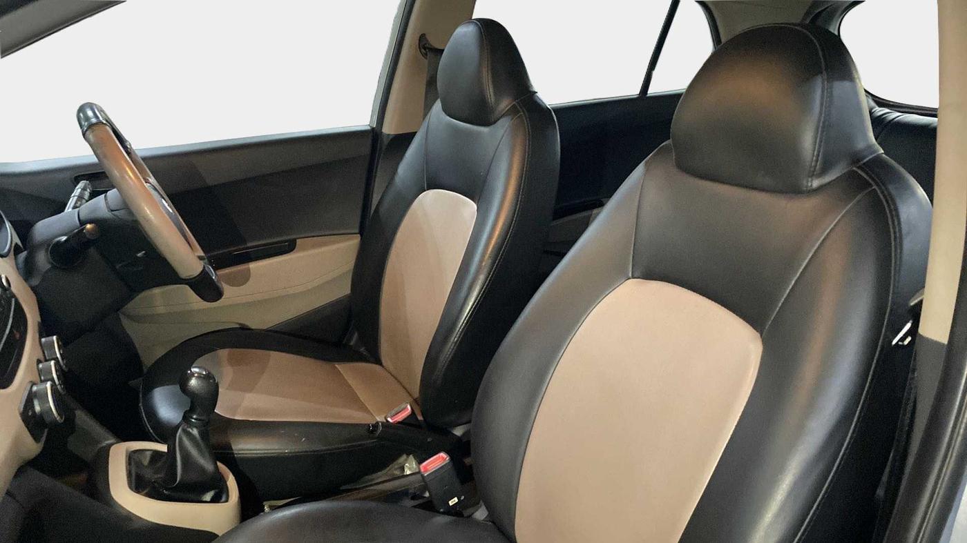 2018 Hyundai Grand i10 MAGNA 1.2 KAPPA VTVT, CNG, Manual, 87,408 km, Right Side Front Door Cabin