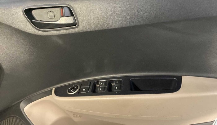 2018 Hyundai Grand i10 MAGNA 1.2 KAPPA VTVT, CNG, Manual, 87,408 km, Driver Side Door Panels Control
