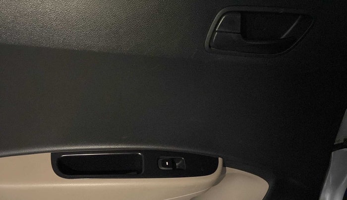 2018 Hyundai Grand i10 MAGNA 1.2 KAPPA VTVT, CNG, Manual, 87,408 km, Left rear window switch / handle - Switch/handle not functional