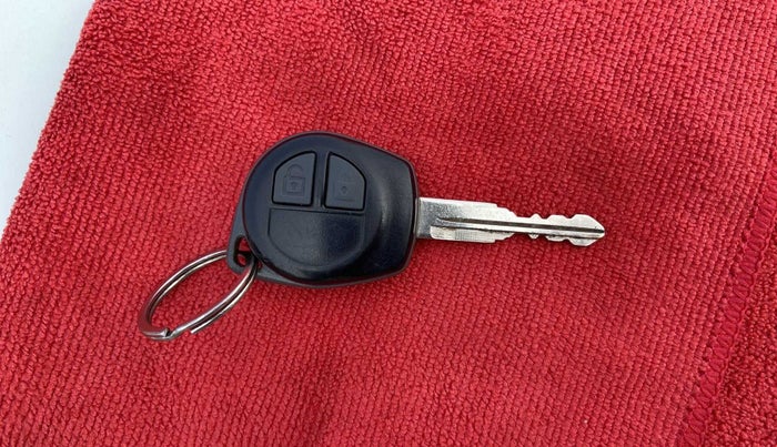 2015 Maruti Swift Dzire VXI, Petrol, Manual, 34,267 km, Key Close Up