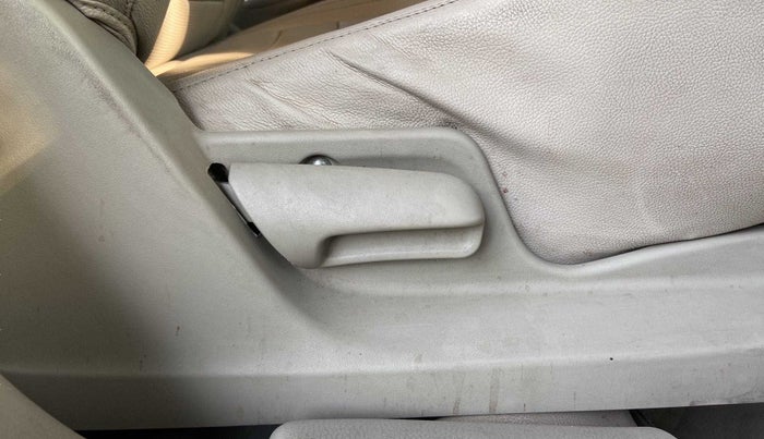 2015 Maruti Swift Dzire VXI, Petrol, Manual, 34,267 km, Driver Side Adjustment Panel