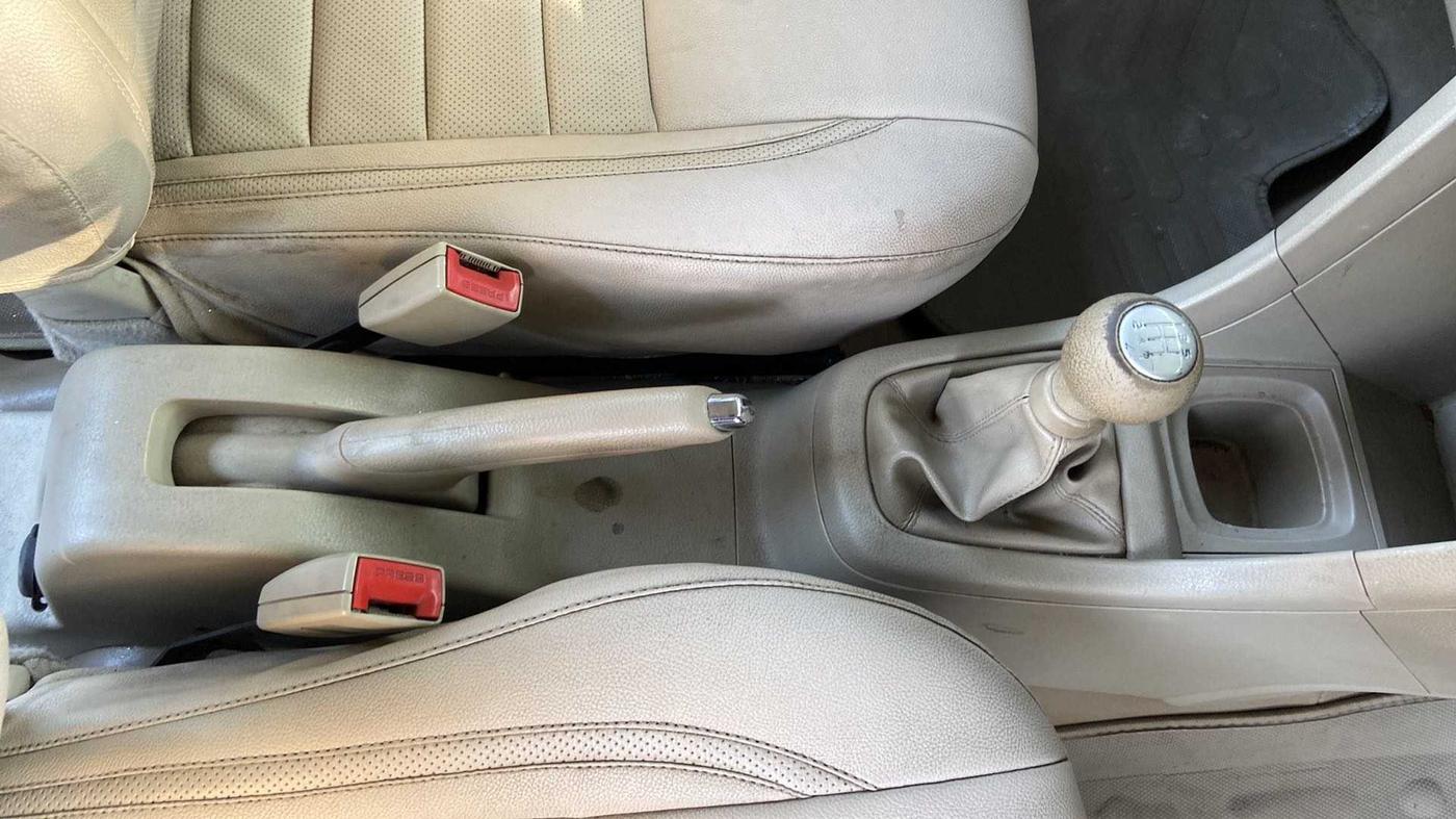 2015 Maruti Swift Dzire VXI, Petrol, Manual, 34,267 km, Gear Lever