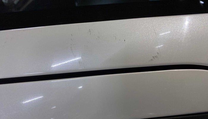 2013 Maruti Swift LXI, Petrol, Manual, 65,672 km, Right A pillar - Minor scratches