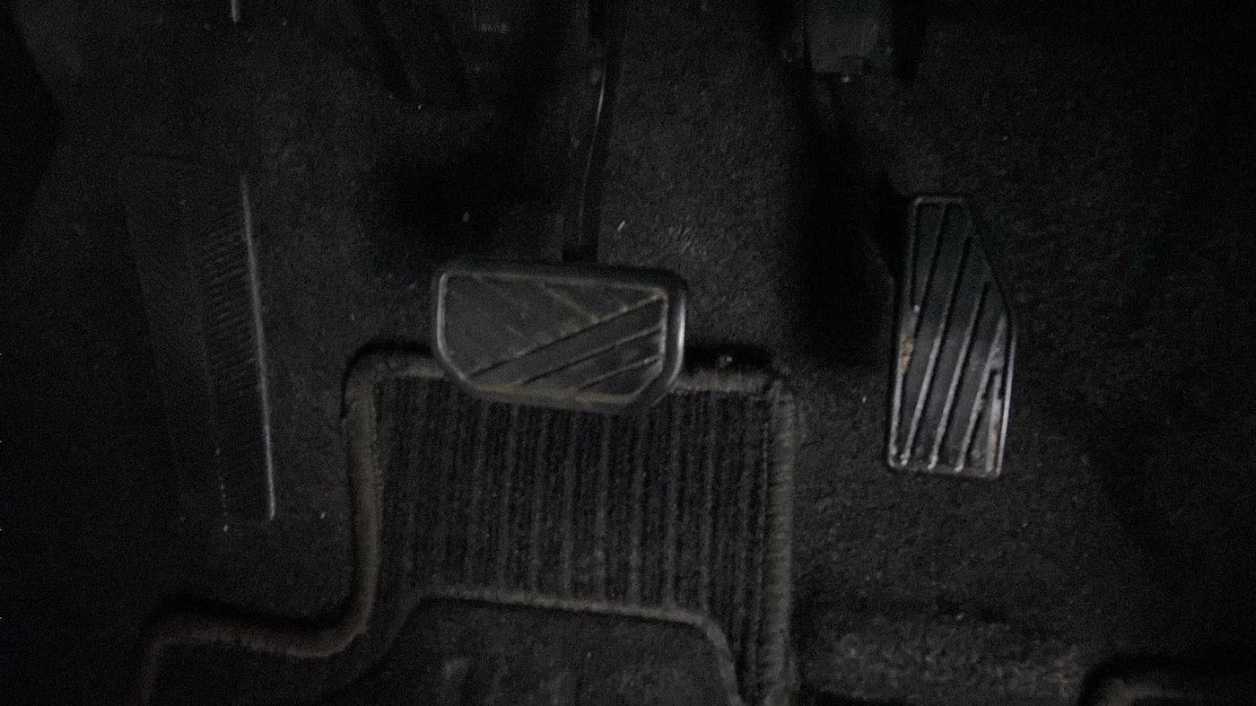 2019 Maruti XL6 ALPHA AT, Petrol, Automatic, 20,352 km, Pedals