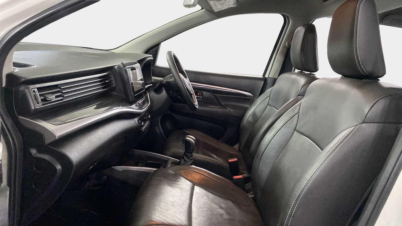 2019 Maruti XL6 ALPHA AT, Petrol, Automatic, 20,352 km, Right Side Front Door Cabin