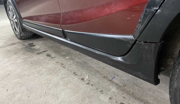 2017 Honda WR-V 1.2L I-VTEC VX MT, Petrol, Manual, 44,203 km, Left running board - Cladding has minor damage