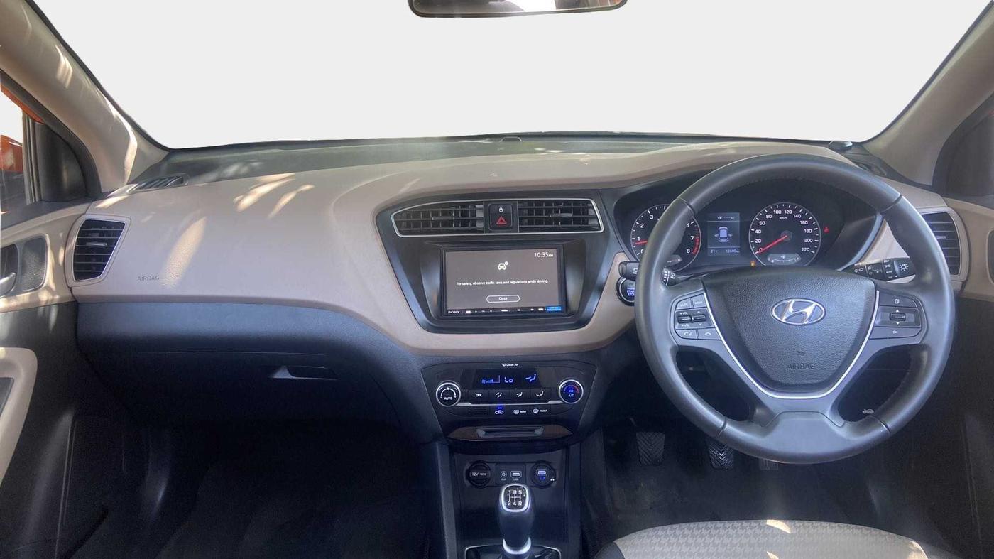 2018 Hyundai Elite i20 ASTA 1.2 (O), Petrol, Manual, 12,680 km, Dashboard