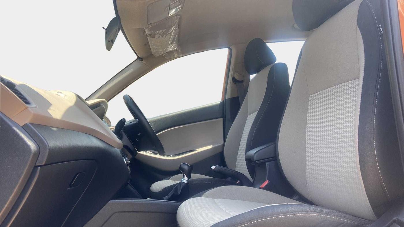 2018 Hyundai Elite i20 ASTA 1.2 (O), Petrol, Manual, 12,680 km, Right Side Front Door Cabin